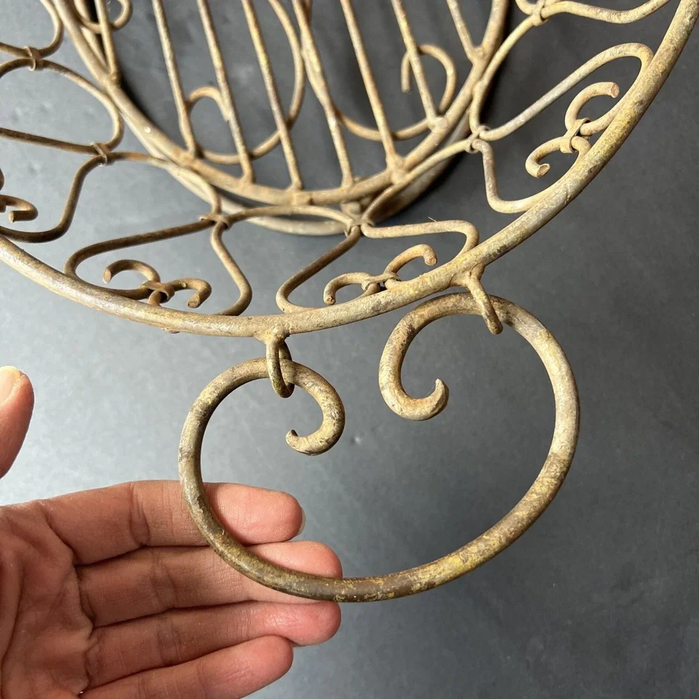 VTG Primitive Rusty Metal Wire Basket Handles 16x12x4 Farmhouse Centerpiece